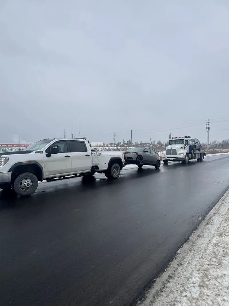 Emergency towing recovery on Ottawa roads